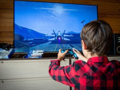 宏泰配资 DeepMind新一代AI视频生成模型来袭，物理引擎模拟与SVG转视频成亮点